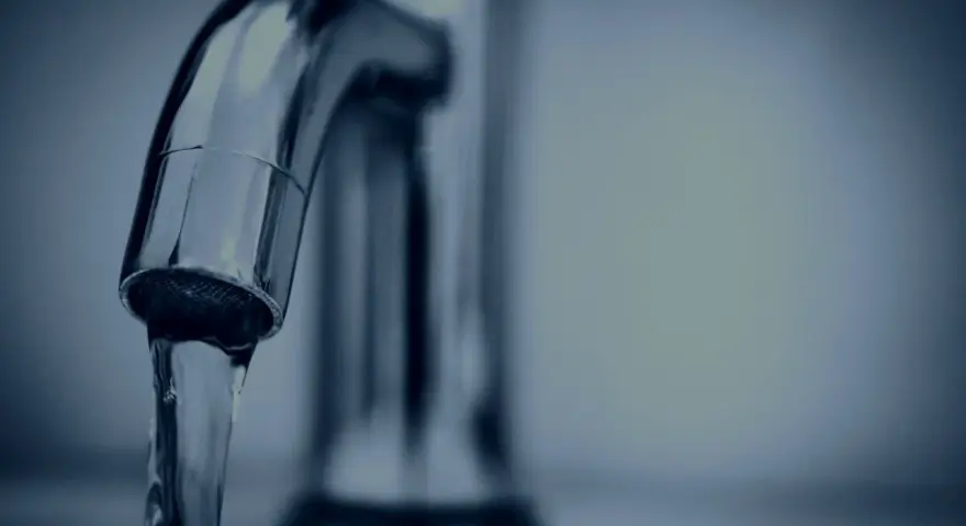 Jak skutecznie naprawić kapie z kranu i uniknąć strat wody
